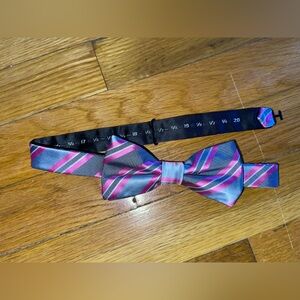 Little Black Tie lbt bow tie Striped Gray Pink adjustable sizes 14 1/2 to 20 EUC